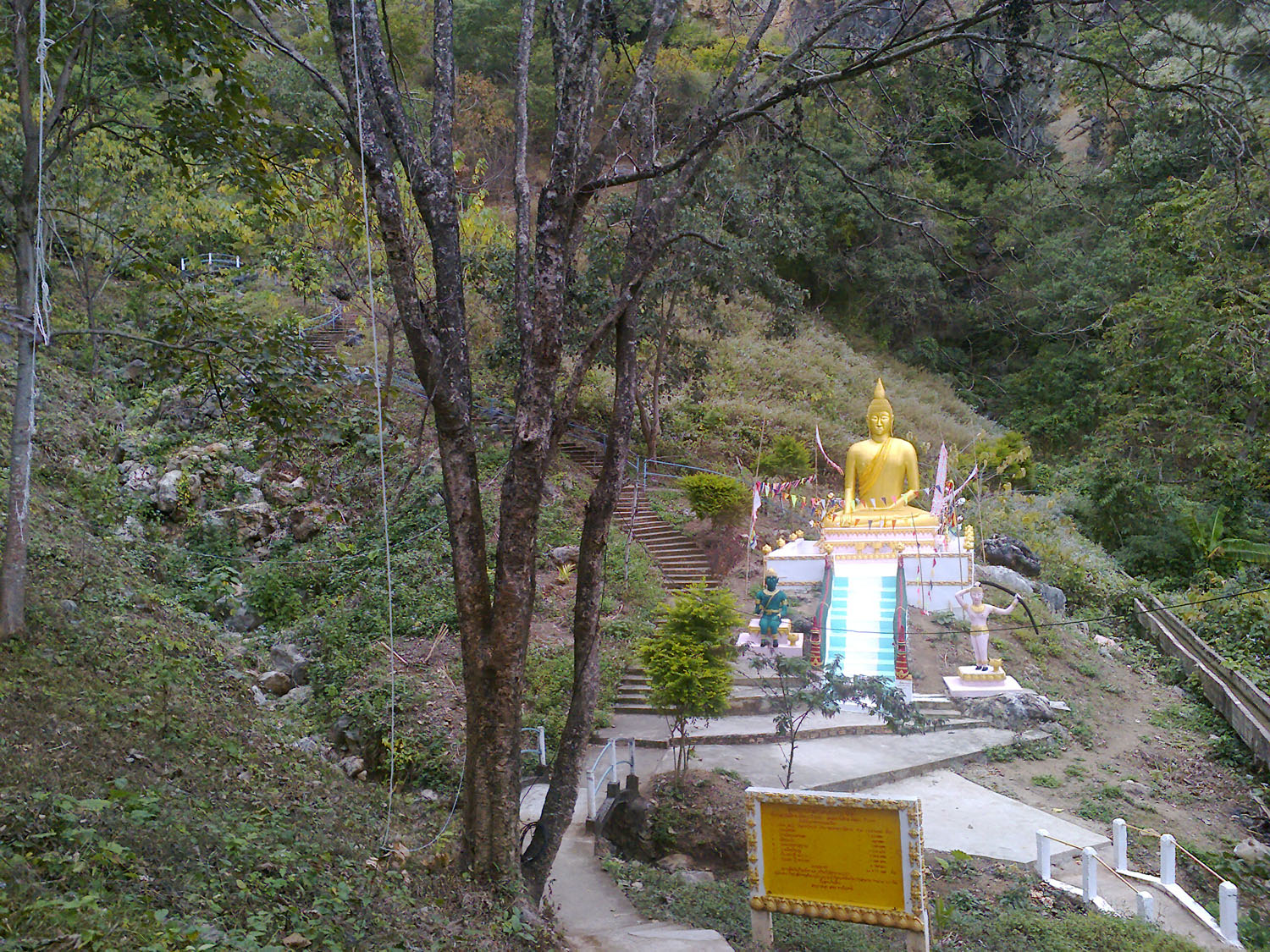 Tham piew cave Xieng khouang